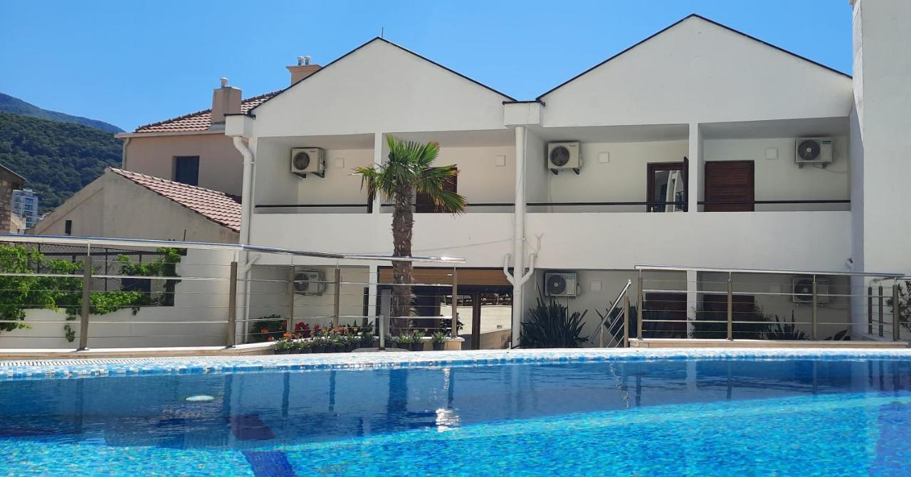 Ambassador Apartments Petrovac Exterior foto